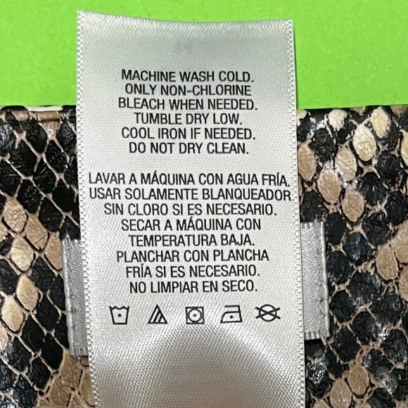 NWT. Jaclyn Smith, Faux snake skin, pencil skirt ￼Size 14 - Picture 7 of 9